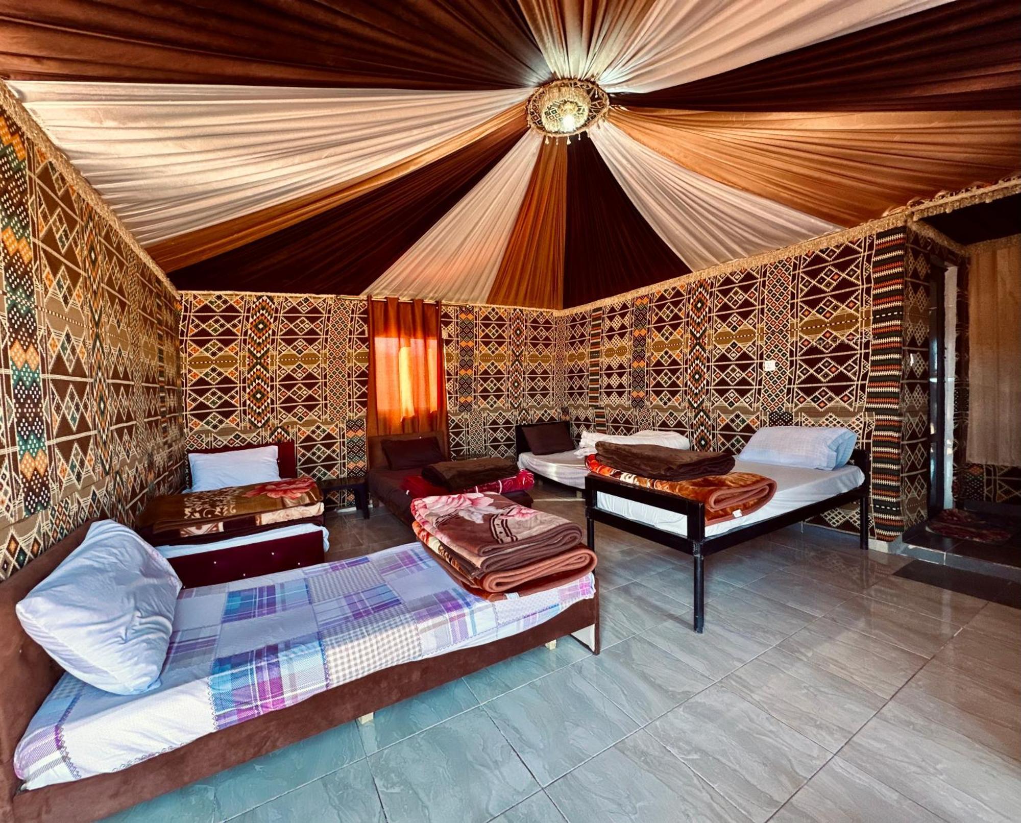 Salameh'S Bedouin Camp Hotell Wadi Rum Exteriör bild