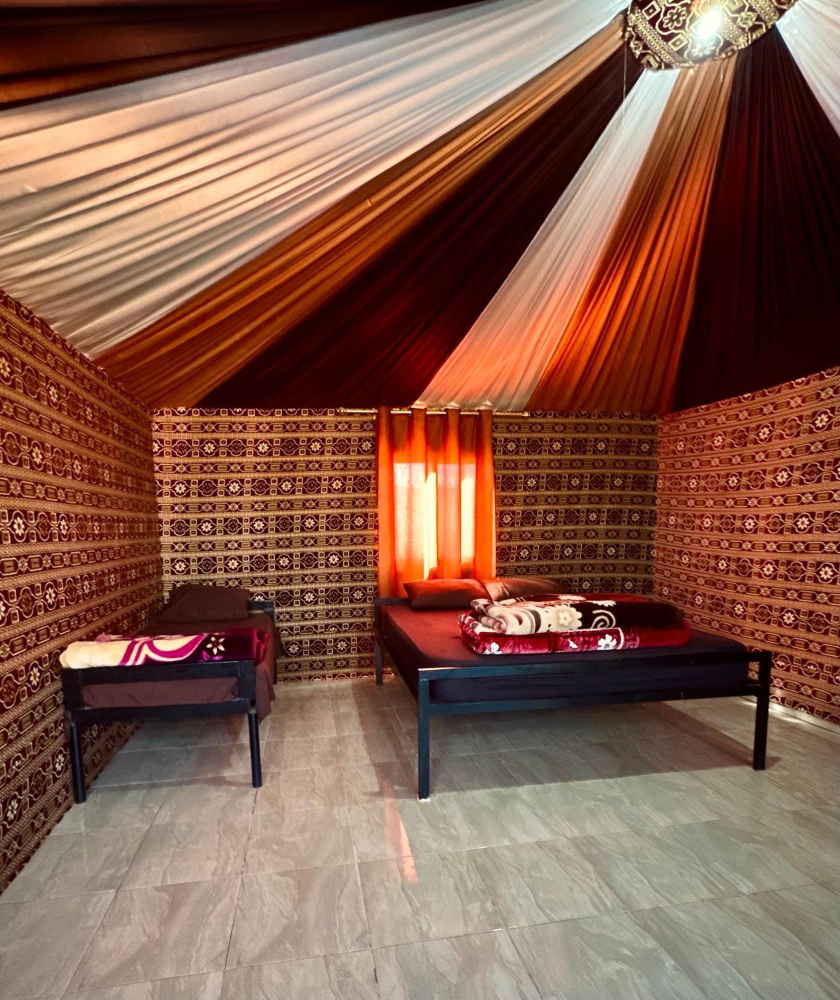 Salameh'S Bedouin Camp Hotell Wadi Rum Exteriör bild